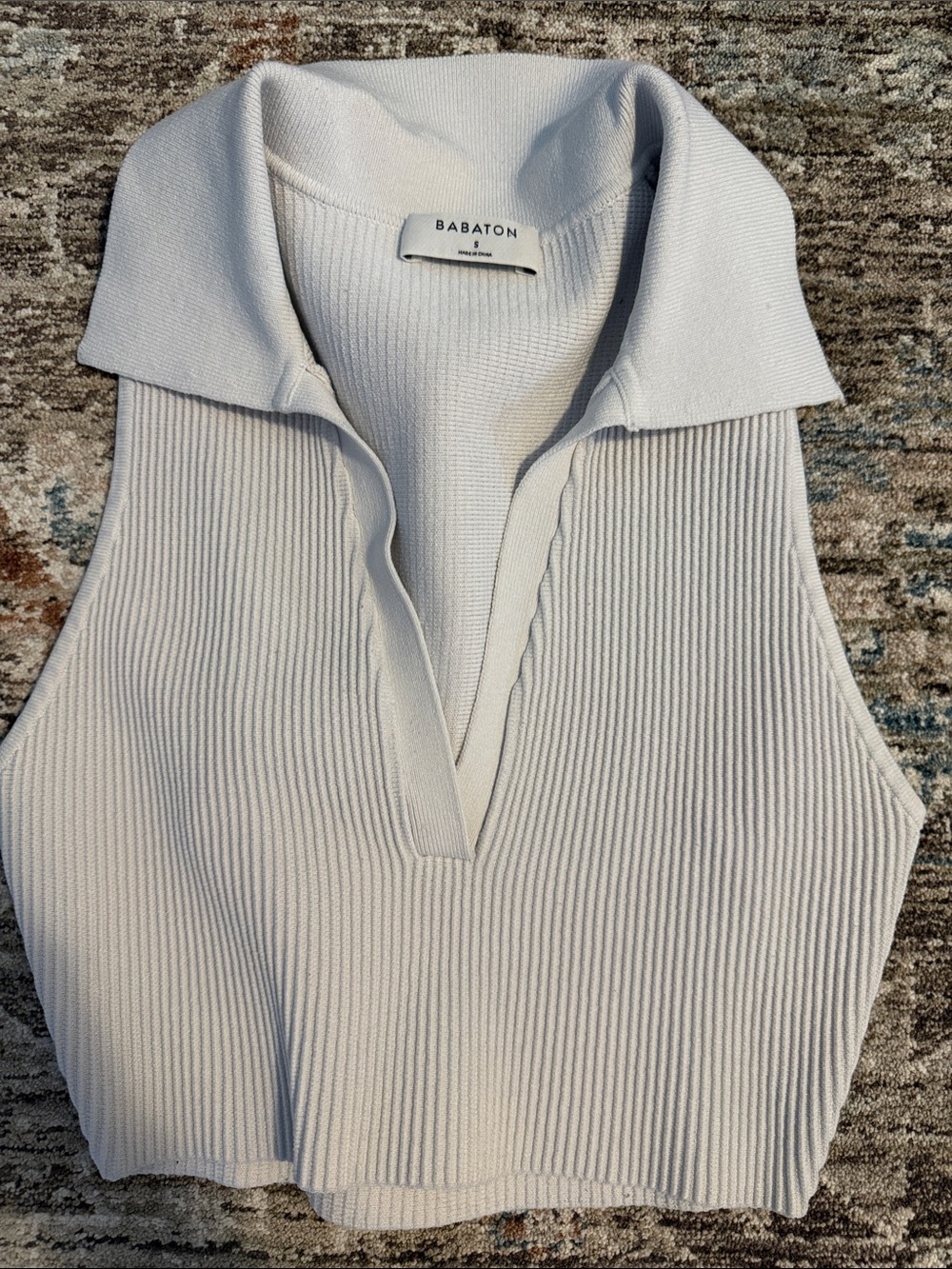 Babaton Cream Ribbed V-Neck Collared Sleeveless Top